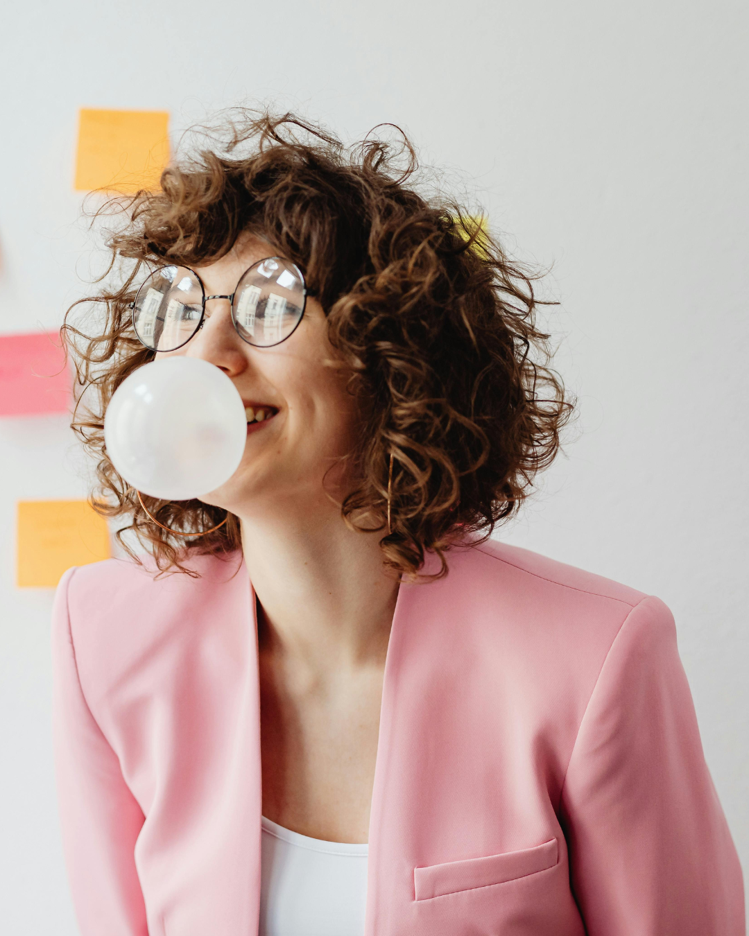 ¿Te duele la espalda? No seas un chicle, deja de estirar sin parar.